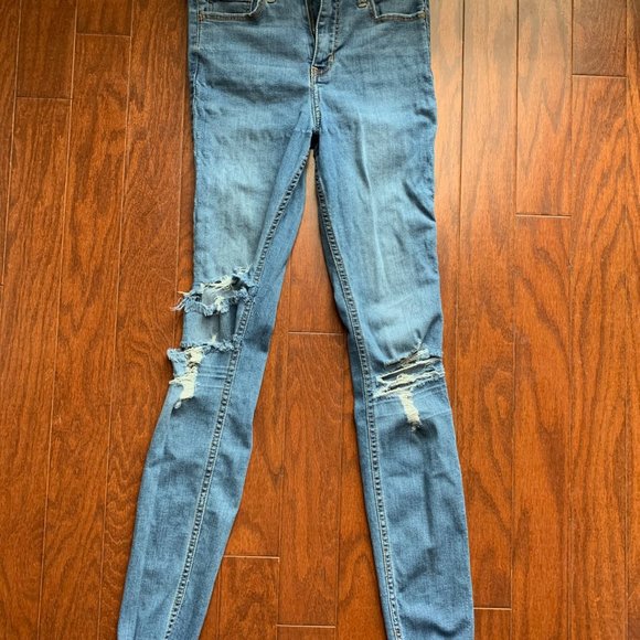 Hollister Jeans - Picture 1 of 1